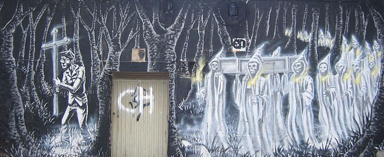 800px-Santa_Compaña_Pontevedra_01-01b